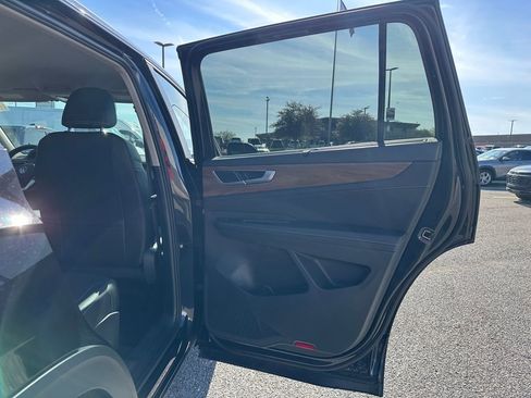 Used 2026 Volkswagen Atlas SE AWD/4WD image 17