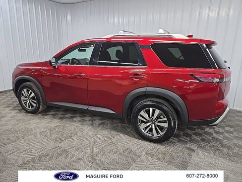 Used 2023 Nissan Pathfinder SL w/ Lighting Package (N92) AWD/4WD image 5