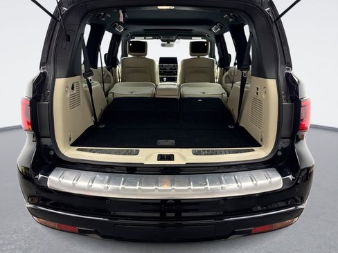 Used 2022 INFINITI QX80 Sensory w/ All-Season Package image 26
