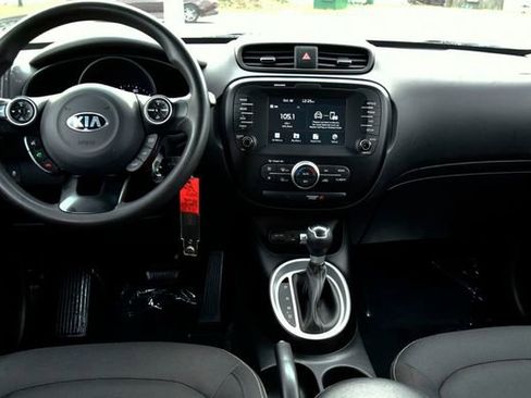 Used 2018 Kia Soul + image 13