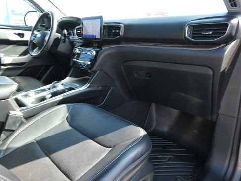Used 2021 Ford Explorer Limited w/ Equipment Group 301A image 14