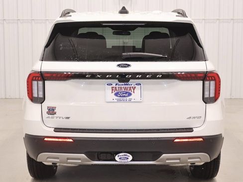 New 2026 Ford Explorer Active w/ Active Comfort Package image 8