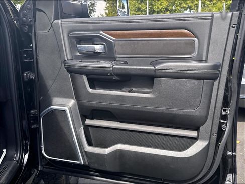 Used 2022 RAM 2500 Laramie AWD/4WD image 29