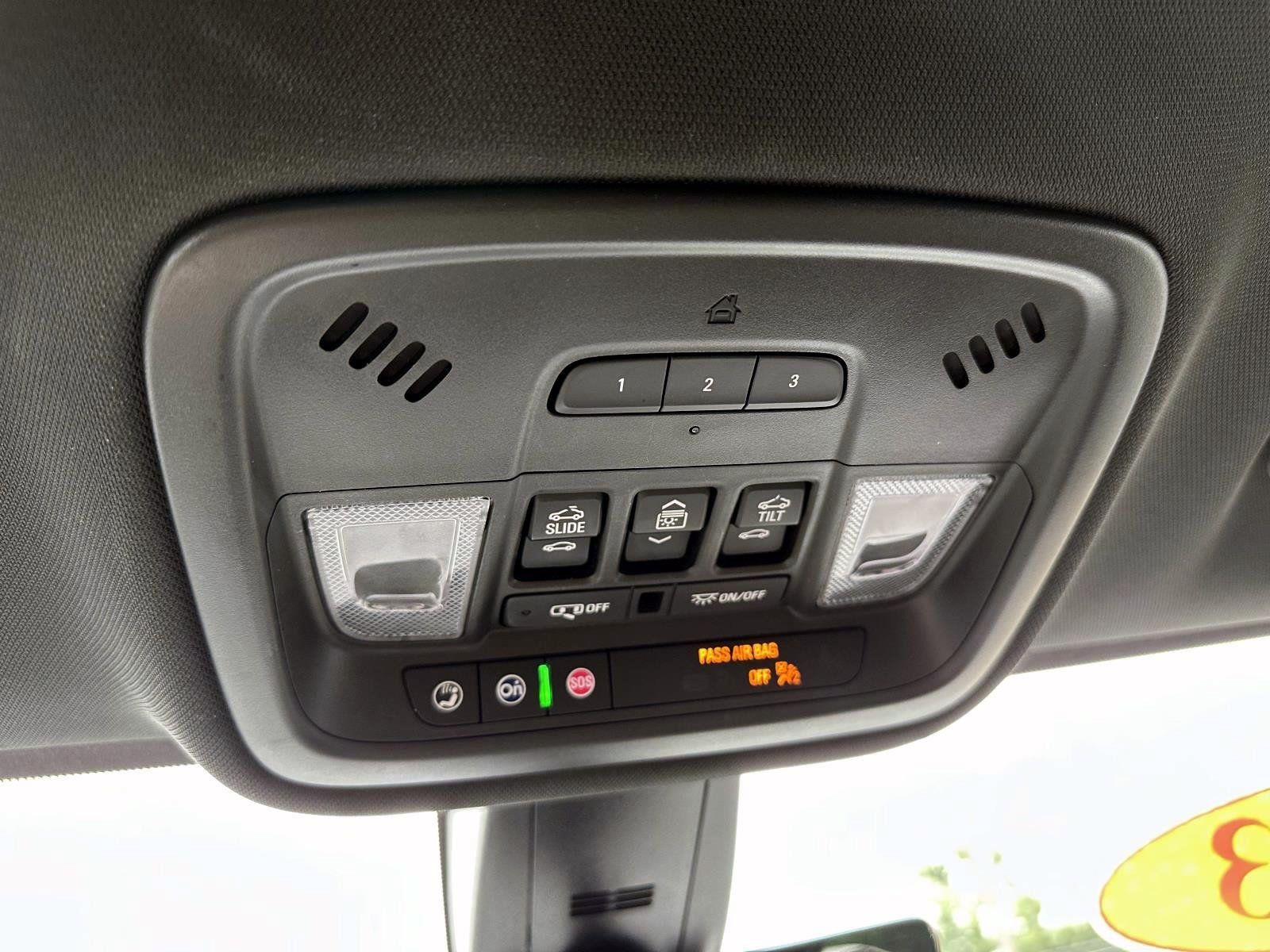 Used 2023 Chevrolet Traverse RS AWD/4WD image 27