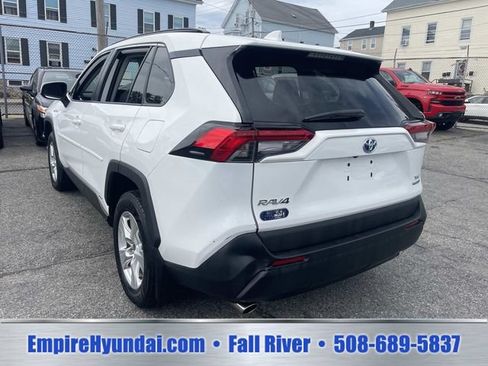 Used 2021 Toyota RAV4 XLE w/ Protection Package (TMS) AWD/4WD image 9