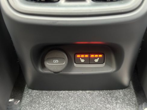 Used 2024 Volvo XC40 B5 Ultimate w/ Climate Package AWD/4WD image 39