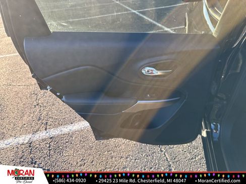 Used 2022 Jeep Cherokee Limited image 27