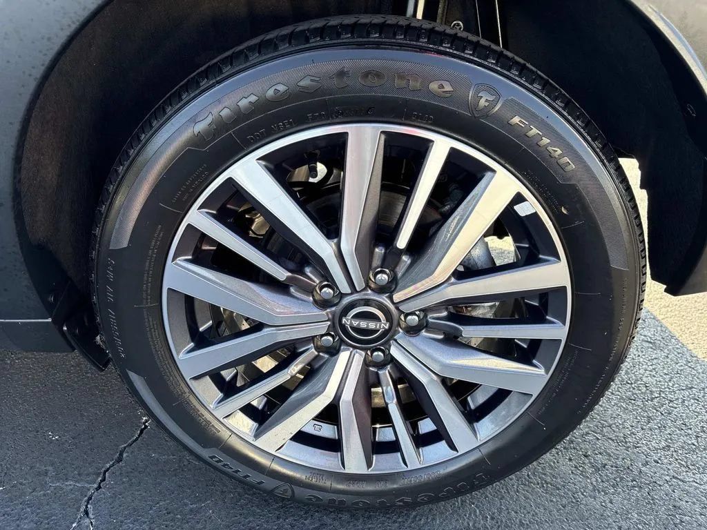Used 2024 Nissan Kicks SR FWD image 9