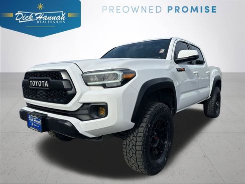 Used 2020 Toyota Tacoma TRD Off-Road w/ TRD Premium Off Road Package AWD/4WD image 1
