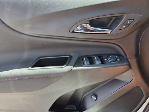 Used 2023 Chevrolet Equinox RS FWD image 18