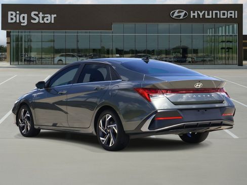 Used 2024 Hyundai Elantra SEL w/ Convenience Package FWD image 3