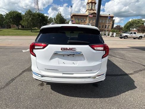 Used 2023 GMC Terrain Denali w/ LPO, Floor Liner Package AWD/4WD image 4