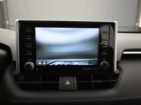 Used 2021 Toyota RAV4 XLE w/ Convenience Package image 18