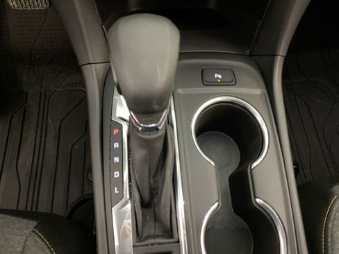 Used 2023 Chevrolet Equinox LT image 41