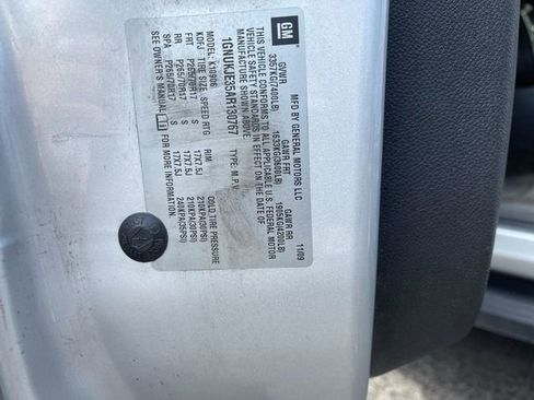 Used 2010 Chevrolet Suburban LT image 41