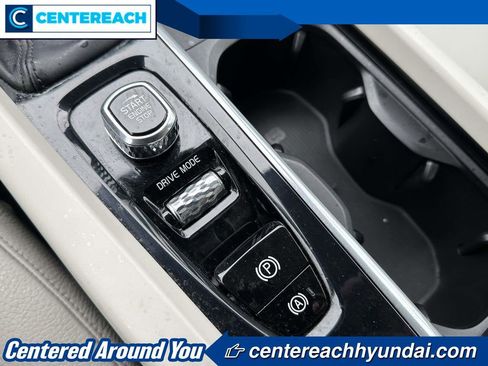 Used 2021 Volvo XC60 T5 Momentum AWD/4WD image 29