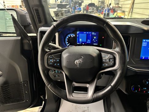 Used 2021 Ford Bronco Outer Banks image 11