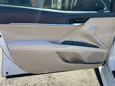 Used 2018 Toyota Camry XLE w/ Audio Package FWD image 13
