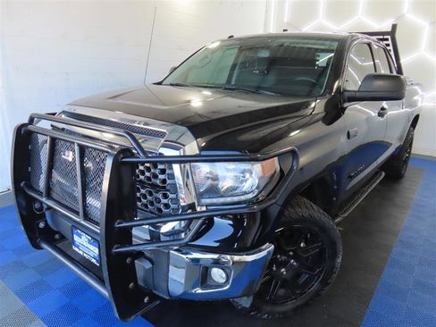 Used 2018 Toyota Tundra SR5 w/ SR5 Upgrade Package AWD/4WD image 4