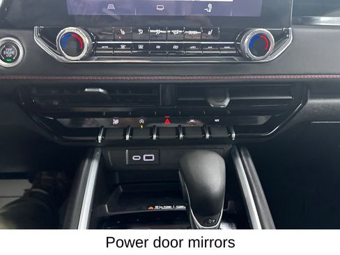 Used 2025 Chevrolet Colorado Z71 AWD/4WD image 42