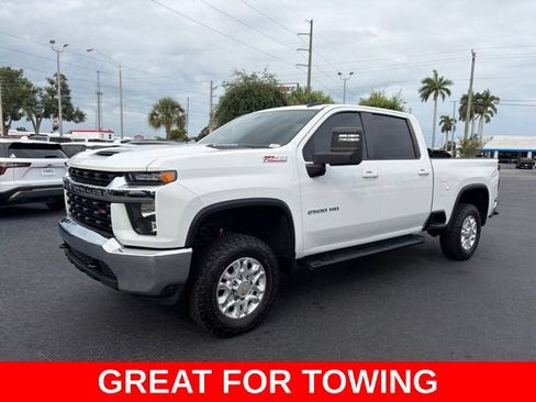 Used 2023 Chevrolet Silverado 2500 LT AWD/4WD image 3