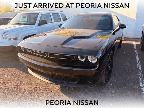 Used 2020 Dodge Challenger SXT RWD image 1