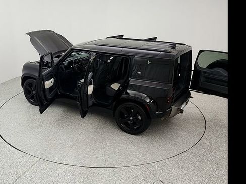 Certified 2023 Land Rover Defender 110 X-Dynamic SE image 38