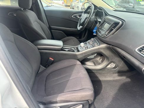 Used 2015 Chrysler 200 Limited w/ Convenience Group FWD image 10