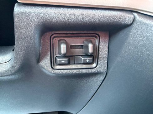 Used 2025 Ford Expedition Max Active RWD image 25
