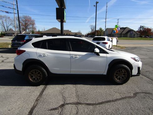 Used 2020 Subaru Crosstrek 2.0i Premium image 8
