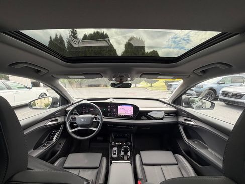 Used 2025 Audi Q6 e-tron Premium Plus w/ Premium Plus AWD/4WD image 15