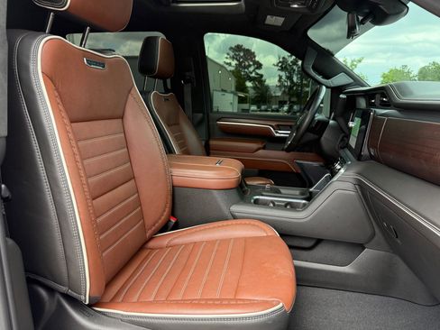 Used 2024 GMC Sierra 3500 Denali Ultimate image 28