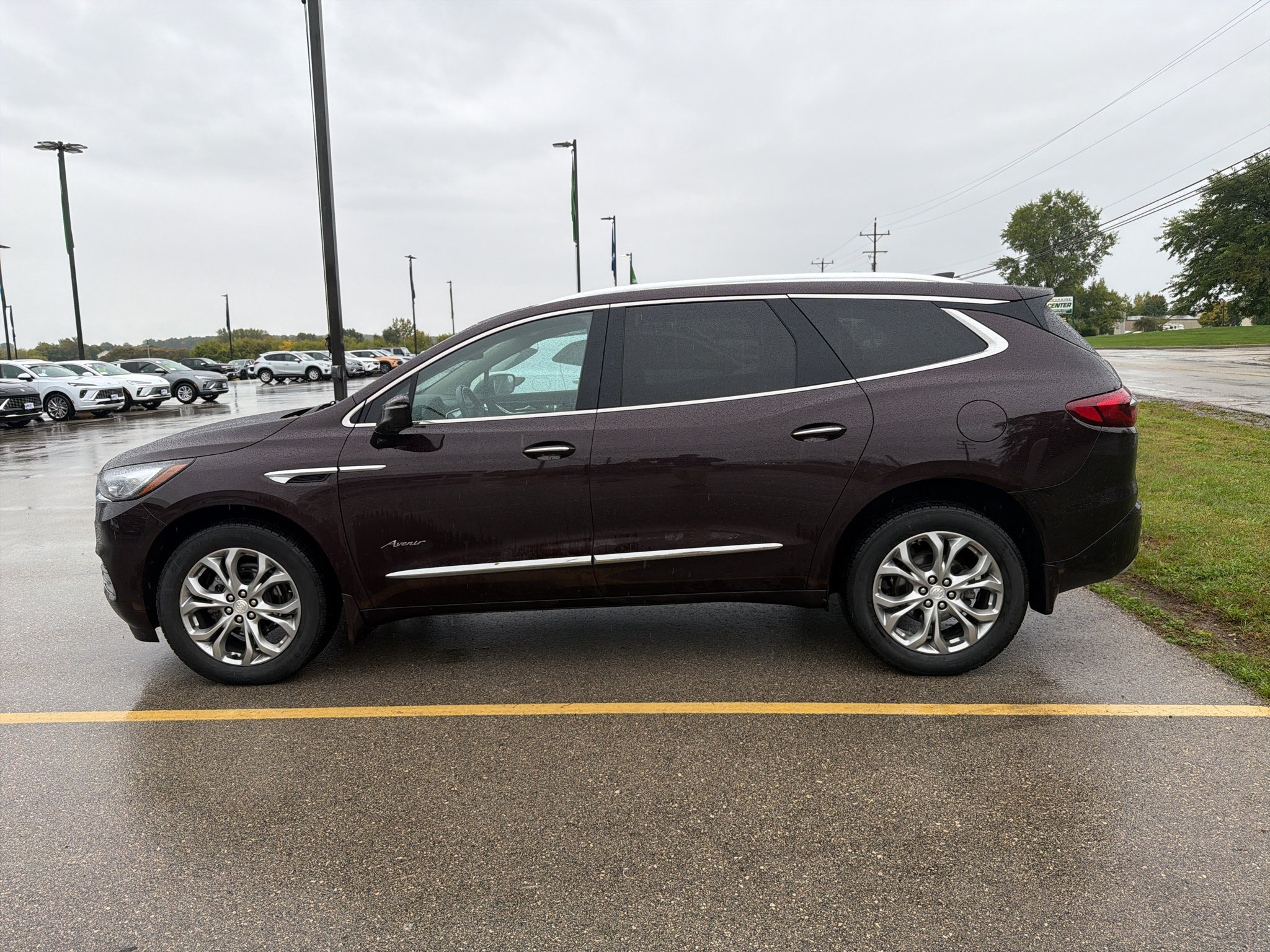 Used 2021 Buick Enclave Avenir w/ Avenir Technology Package AWD/4WD image 4