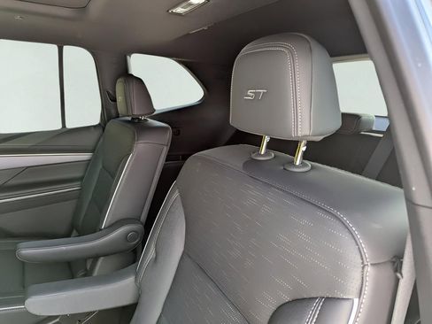 New 2025 Buick Enclave Sport Touring w/ Super Cruise Package image 15