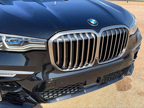Used 2022 BMW X7 M50i image 30