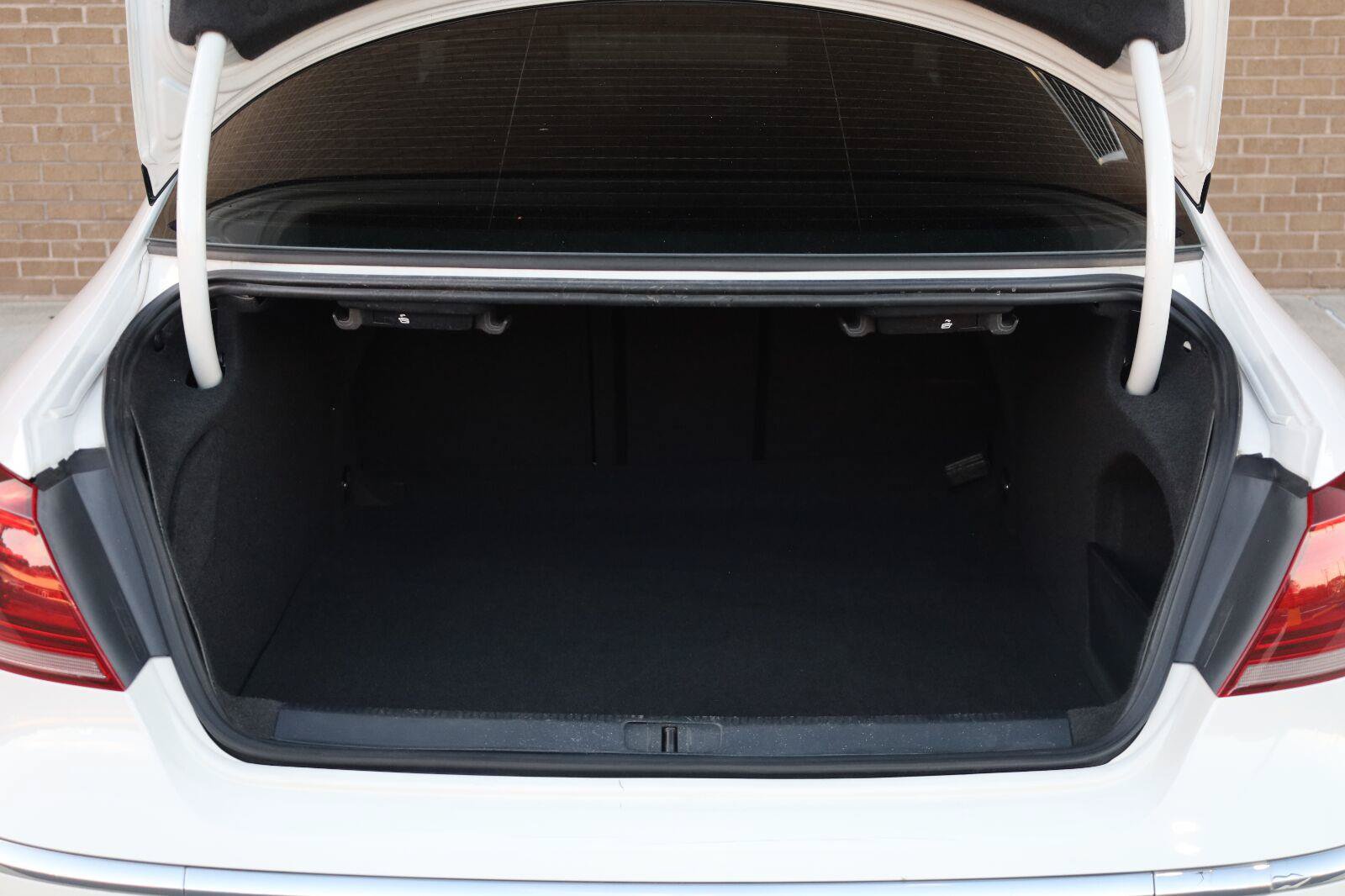 Used 2014 Volkswagen CC R-Line FWD image 13