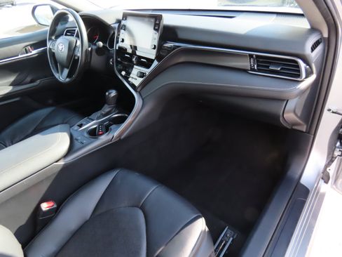 Used 2024 Toyota Camry XSE image 11