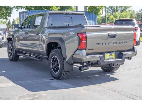 Used 2025 Toyota Tacoma TRD Off-Road w/ TRD Off Road Premium Package AWD/4WD image 5