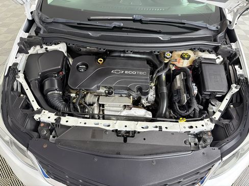 Used 2017 Chevrolet Cruze LS FWD image 26