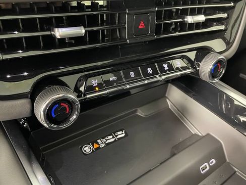 New 2026 Chevrolet Tahoe Premier w/ Sun And Tow Package AWD/4WD image 8