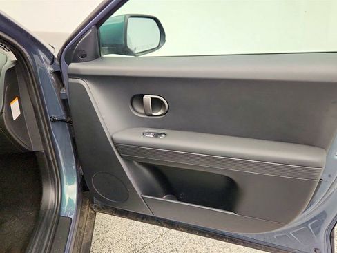 Used 2025 Hyundai Ioniq 5 SEL image 25