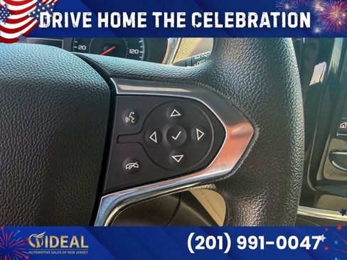 Used 2022 Chevrolet Traverse LS FWD image 25