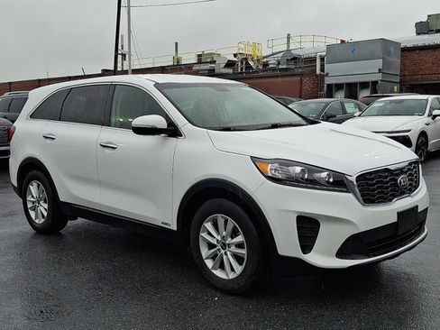 Used 2019 Kia Sorento AWD V6 image 3