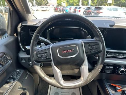 Used 2022 GMC Sierra 1500 SLT w/ SLT Premium Plus Package AWD/4WD image 19
