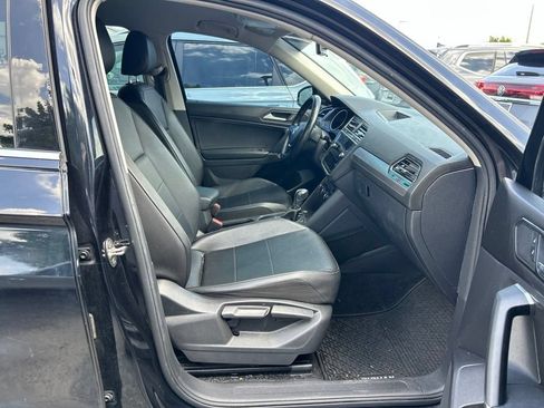 Used 2018 Volkswagen Tiguan SE FWD image 40