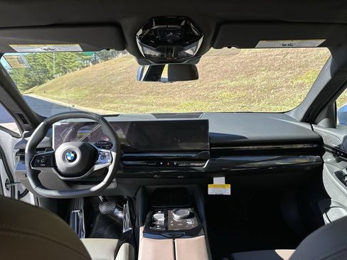 Used 2026 BMW 530i xDrive AWD/4WD image 22