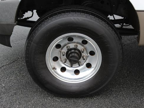 Used 2004 Ford F350 Lariat image 36