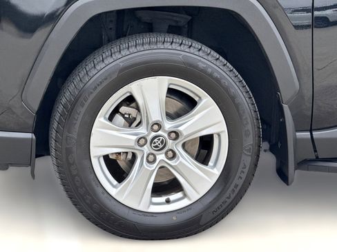 Used 2020 Toyota RAV4 XLE w/ XLE Grade Weather Package FWD image 11