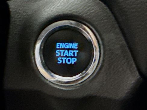 Used 2021 Toyota RAV4 XLE FWD image 21