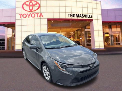 Used 2024 Toyota Corolla LE image 3
